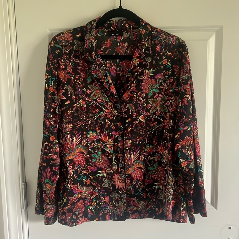 NWOT Natori Granada Satin Pajama Top Size Medium